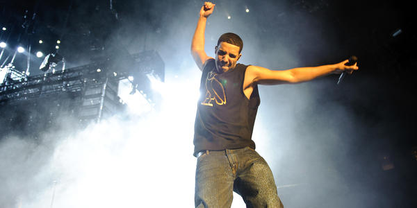 Drake dances during his performance at the BJC in 2011.