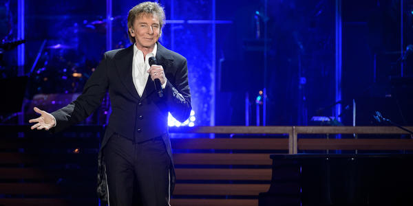 Barry Manilow smiles at the crowd during his performance at the Bryce Jordan Center in 2017.