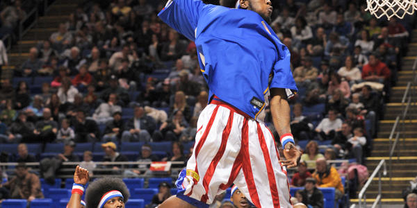 Globetrotters used many timing plays with quick passes and half of their points were scored via dunks. 